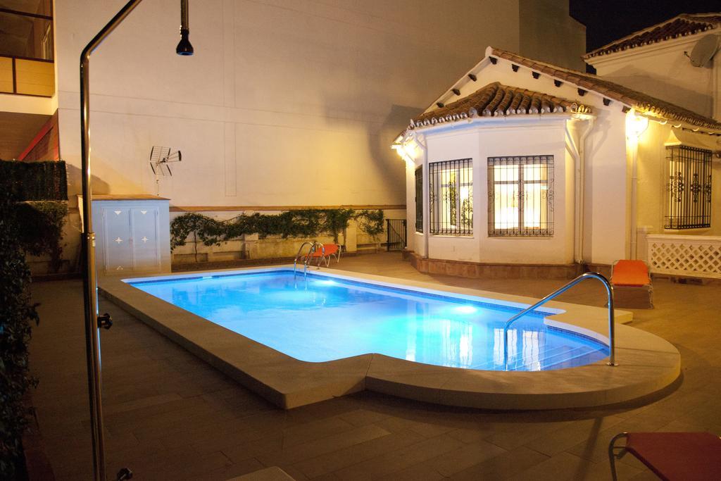 Villa In Center With Pool And Close Beach